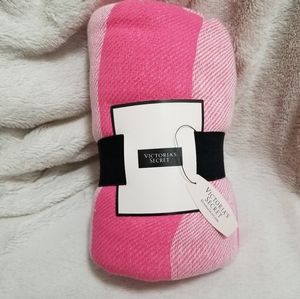 VICTORIA'S SECRET PINK THROW BLANKET